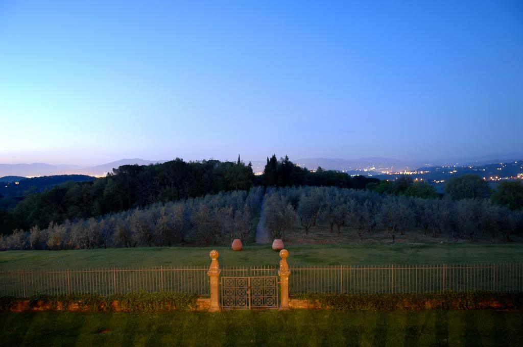 Villa Mangiacane - Small Luxury Hotels Of The World Сан-Кашиано-ин-Валь-ди-Пеза Экстерьер фото