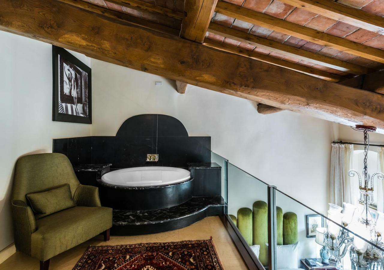 Villa Mangiacane - Small Luxury Hotels Of The World Сан-Кашиано-ин-Валь-ди-Пеза Экстерьер фото