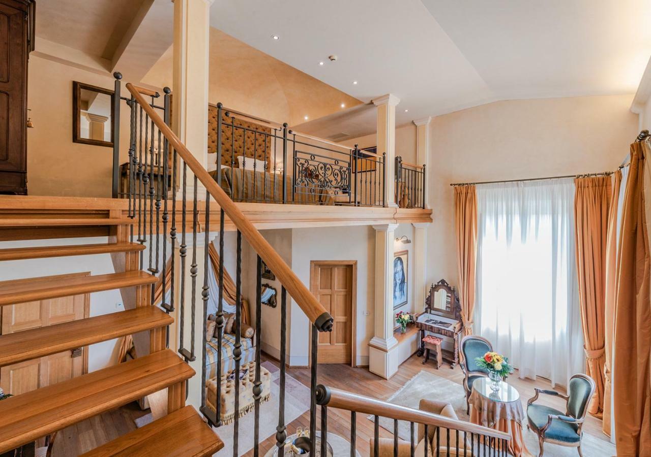 Villa Mangiacane - Small Luxury Hotels Of The World Сан-Кашиано-ин-Валь-ди-Пеза Экстерьер фото